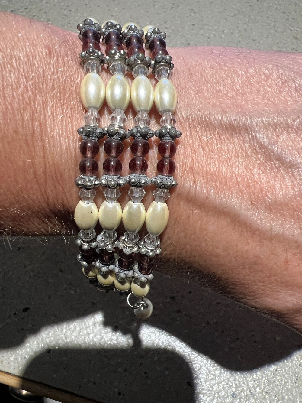 🌷6/$20🌷Multi-Strand magnetic Beaded Bracelet in Cream and Deep Red